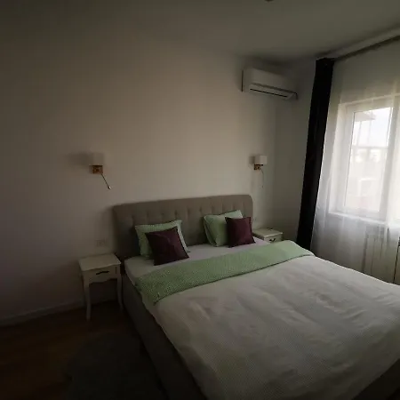 Black&white Apartment Bucharest