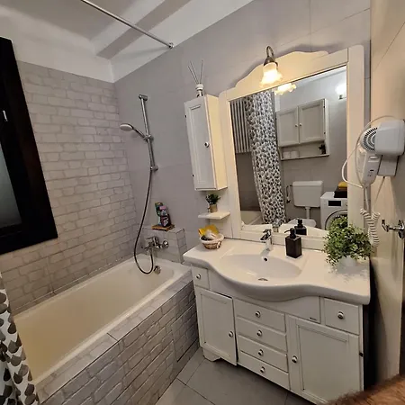 Apartment Black&white *