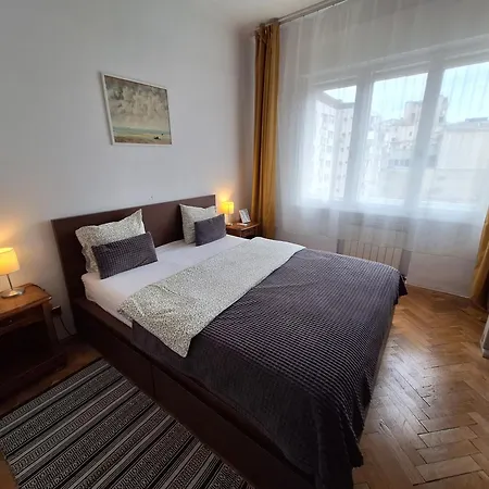 Black&white Apartment Bucharest