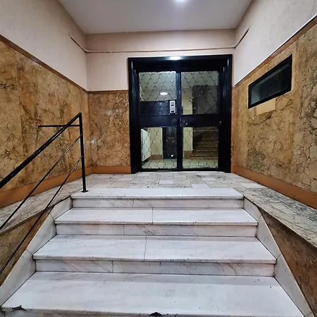 Black&white Βουκουρέστι