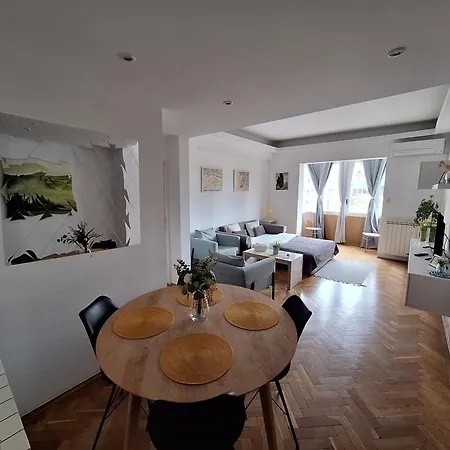 Black&white Apartment