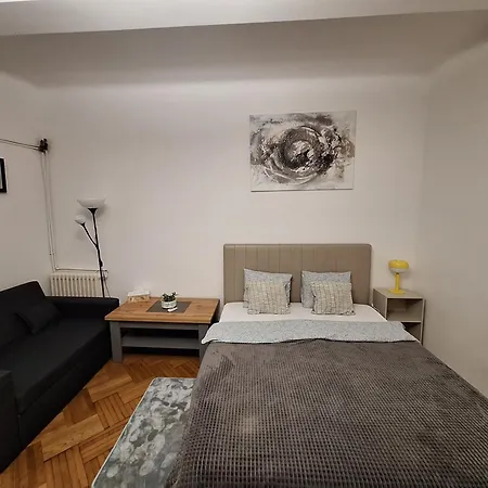 Apartment Black&white Bucharest