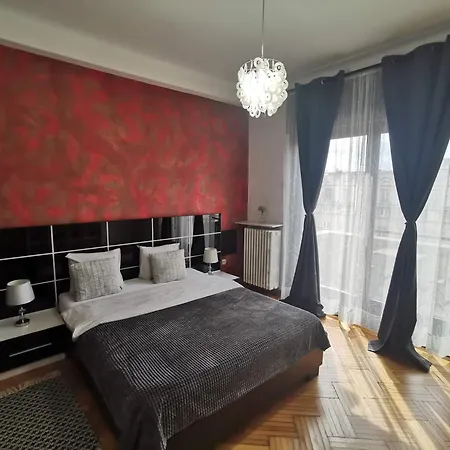 Black&white Βουκουρέστι