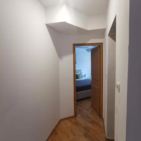 Black&white Βουκουρέστι