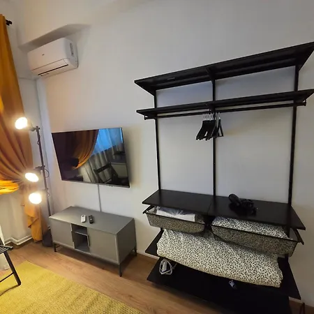 Black&white 布加勒斯特