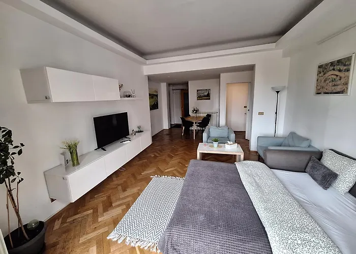 Black&white شقة بوخارست