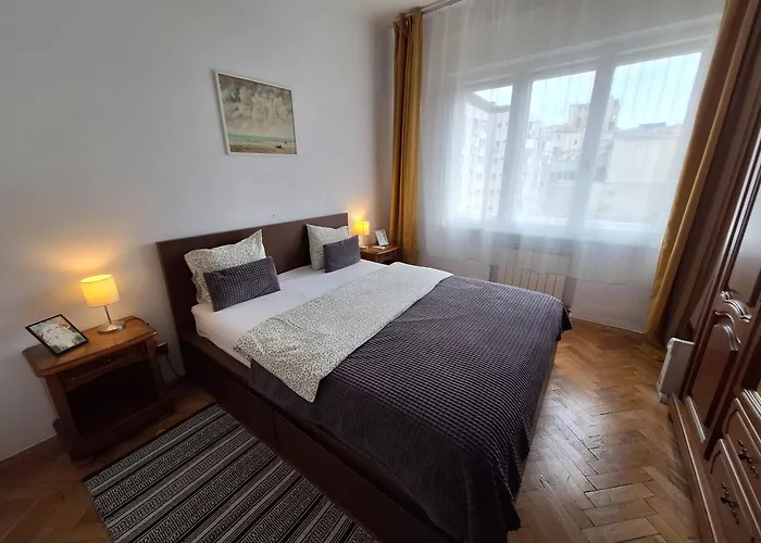 Black&white Apartament Bucureşti