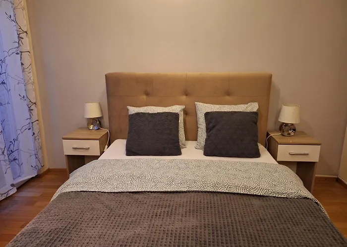 Black&white Apartament Bucureşti