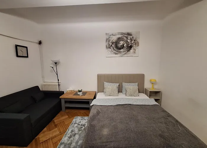 Apartament Black&white Bucureşti